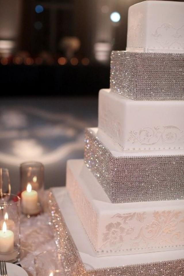 wedding photo - Белый И Золотой Свадебные Торты
