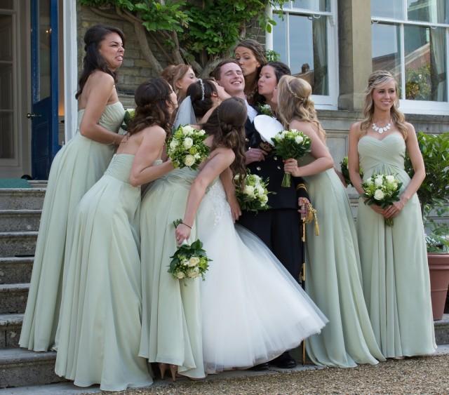 wedding photo - Kiss The Groom-Eeeew wirklich! Du musst scherzen!