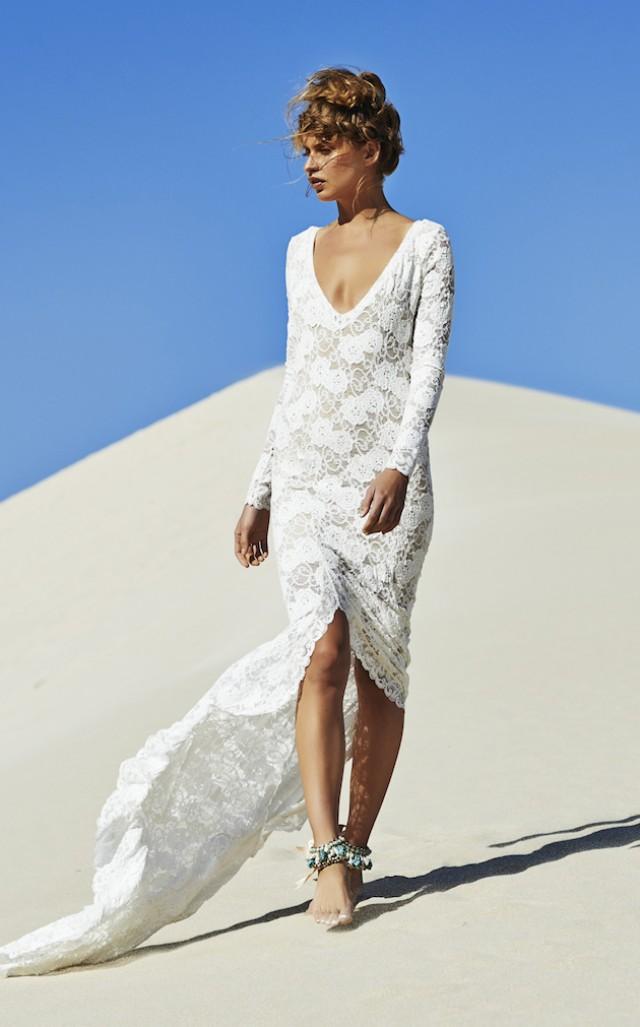 Barefoot Beach Brides | Bridal Musings Wedding Blog - Weddbook