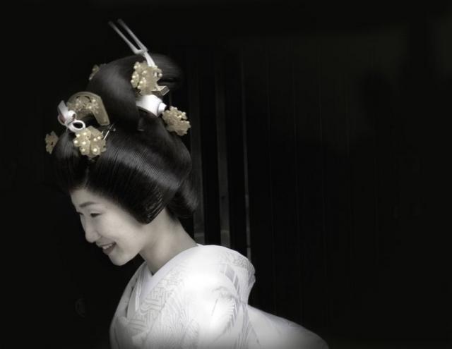 wedding photo - Traditional Japanese Wedding Hair
