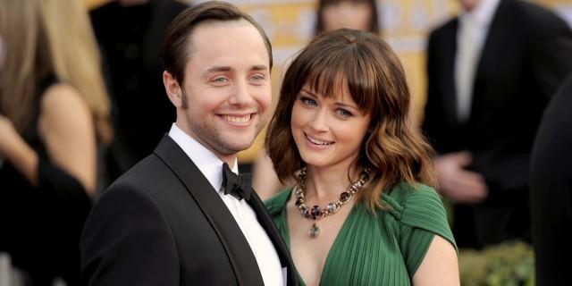 Alexis Bledel Marries Mad Men Star Vincent Kartheiser In Secret Wedding Weddbook