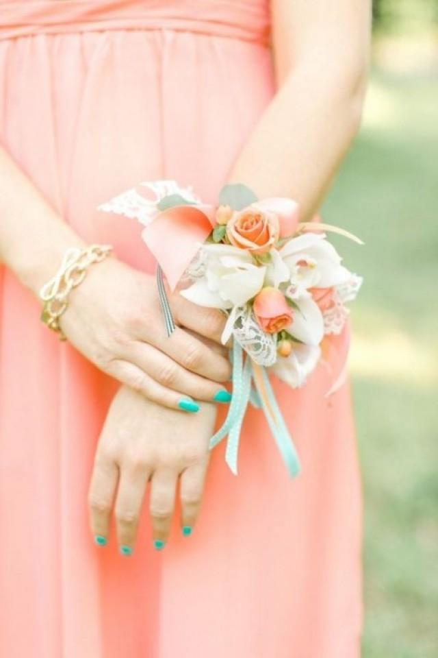 30 Lovely Corsages For Your Bridesmaids Weddingomania Weddbook