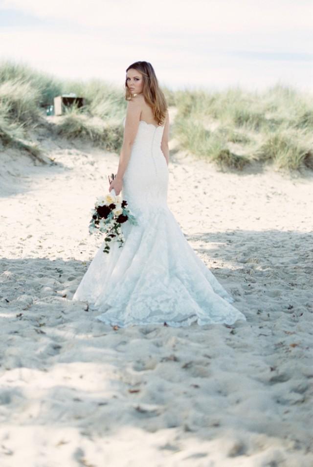 Elegant Beach Wedding Ideas Secret Of The Sea Wedding Sparrow Best Wedding Blog Wedding 