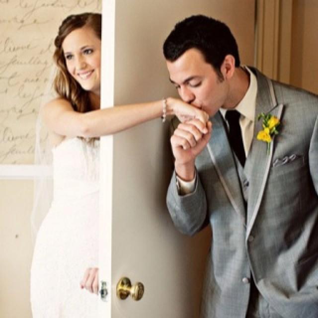 wedding photo - Bride And Groom Picture Ideas - Standing 