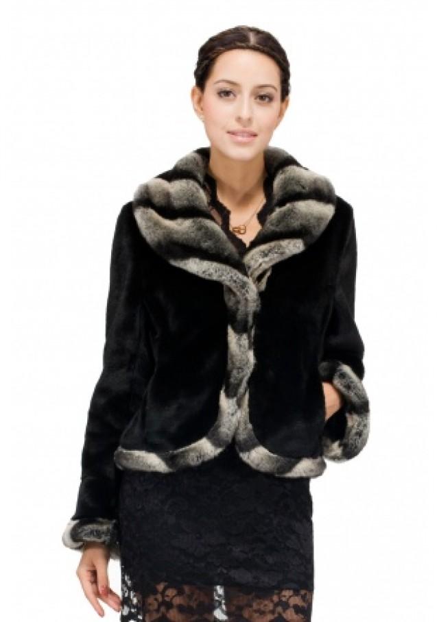 wedding photo - short black fur coat with chinchilla fur trim