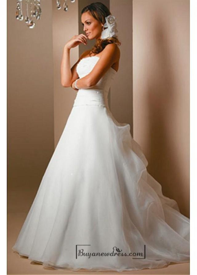 wedding photo - Beautiful Elegant Organza A-line Strapless Wedding Dress In Great Handwork