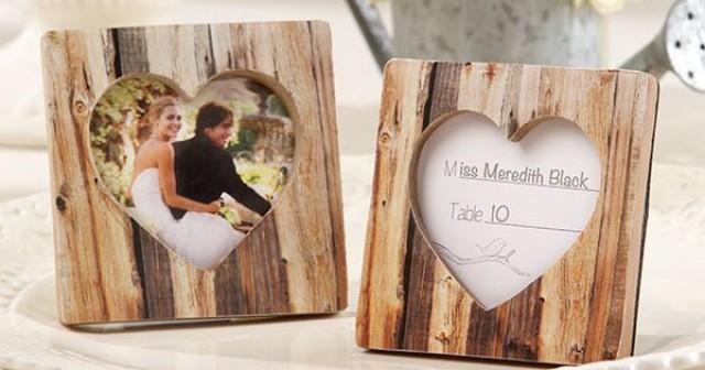 wedding photo - Faux-Wood Heart Place Card Holder/Photo Frame