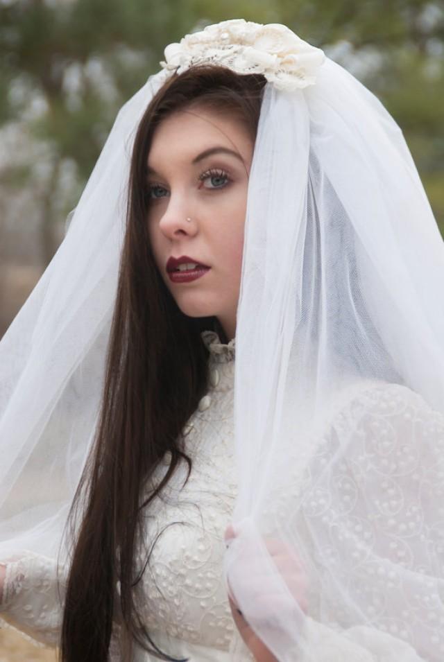 Vintage 1960s Veil Ivory White Wedding Bridal Lace Hair Head