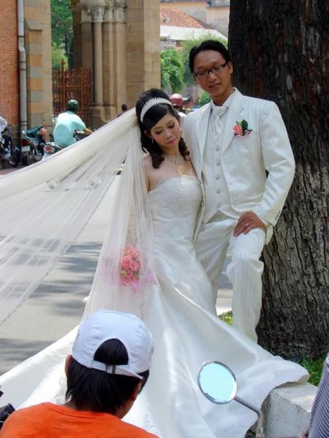 wedding photo - Choosing Stylish Sunglasses for a Wedding