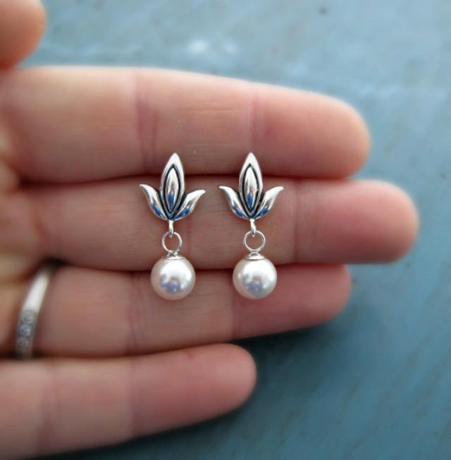 wedding photo - Silver Pearl Dangle Earrings Tulip Dangle earrings Bridesmaid Jewelry Bridal Jewelry Mother of the bride Gift Pearl earrings