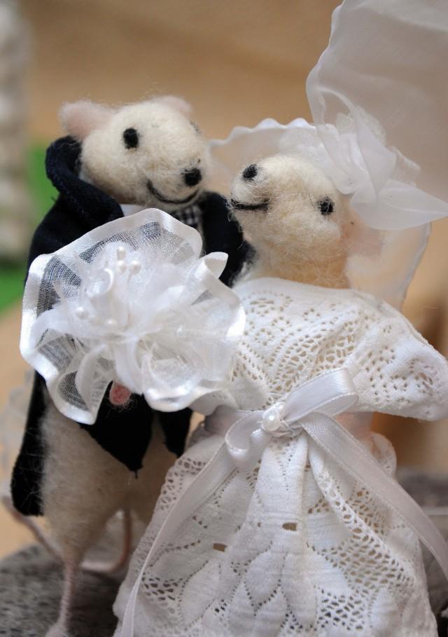 wedding photo - Felt mouse Wedding cake topper Felt mouse Bride and groom! Perfect wedding gift!