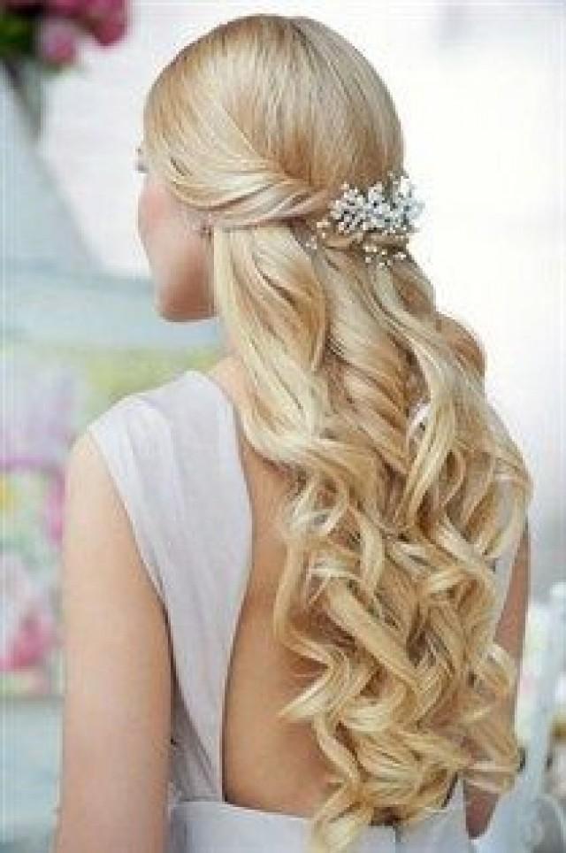 wedding photo - Half-Up Half-Down: 15 Hairstyles Perfect For Prom