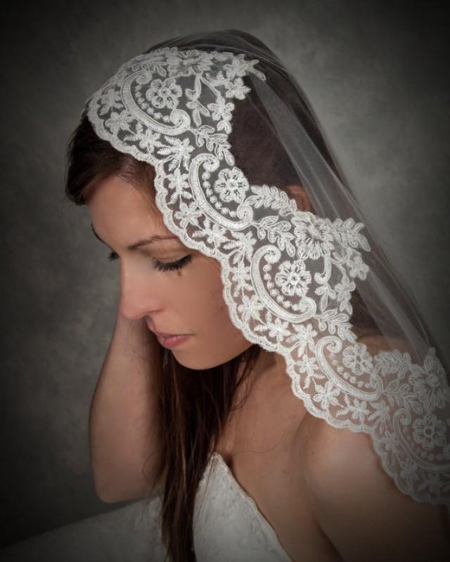 Soft Mantilla Lace Wedding Veil