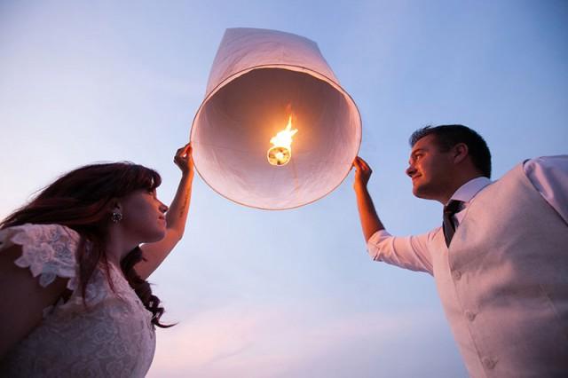 wedding photo - Air Wish Lantern