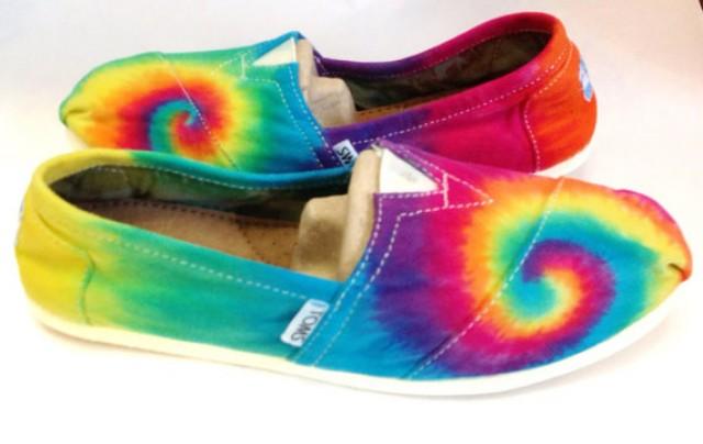 rainbow-tie-dye-toms-shoes-custom-women39s.jpg