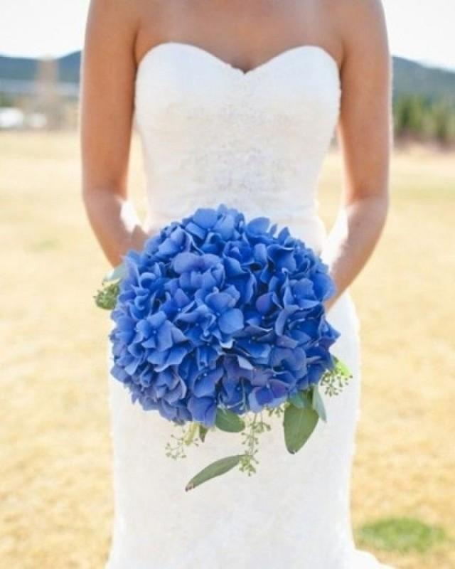 wedding photo - Ideas For Your Something Blue - The SnapKnot Blog
