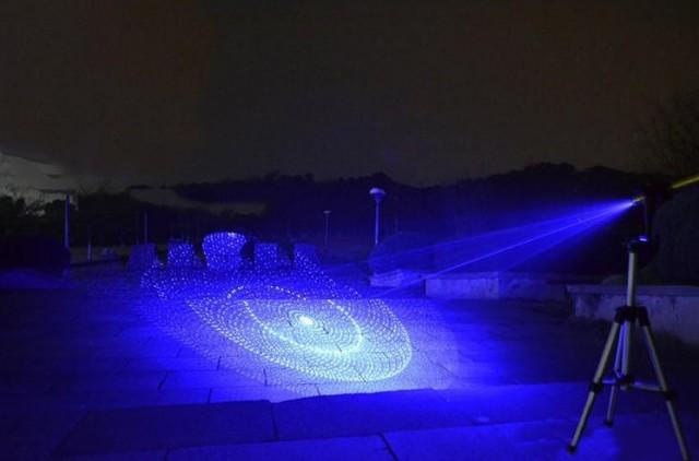 wedding photo - Brillantes Licht Laserpointer 5000mw Blau