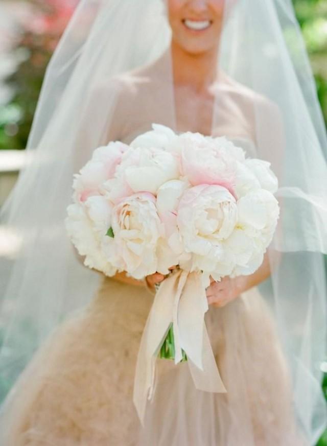 wedding photo - 25 Bouquets That Will Convince You To Blow Your Budget On Florals