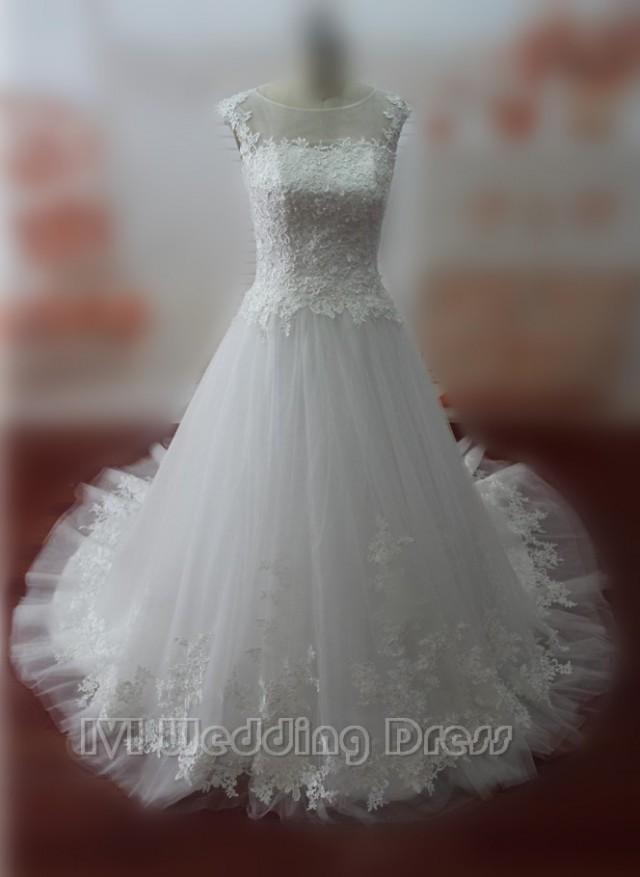 wedding photo - Real Samples Jewelry Neckline Wedding Dress with Lace Chapel Train Bridal Gown with Appliques Zipper Closure Wedding Gown with Buttons