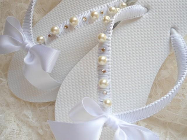 beach wedding flip flops for bride