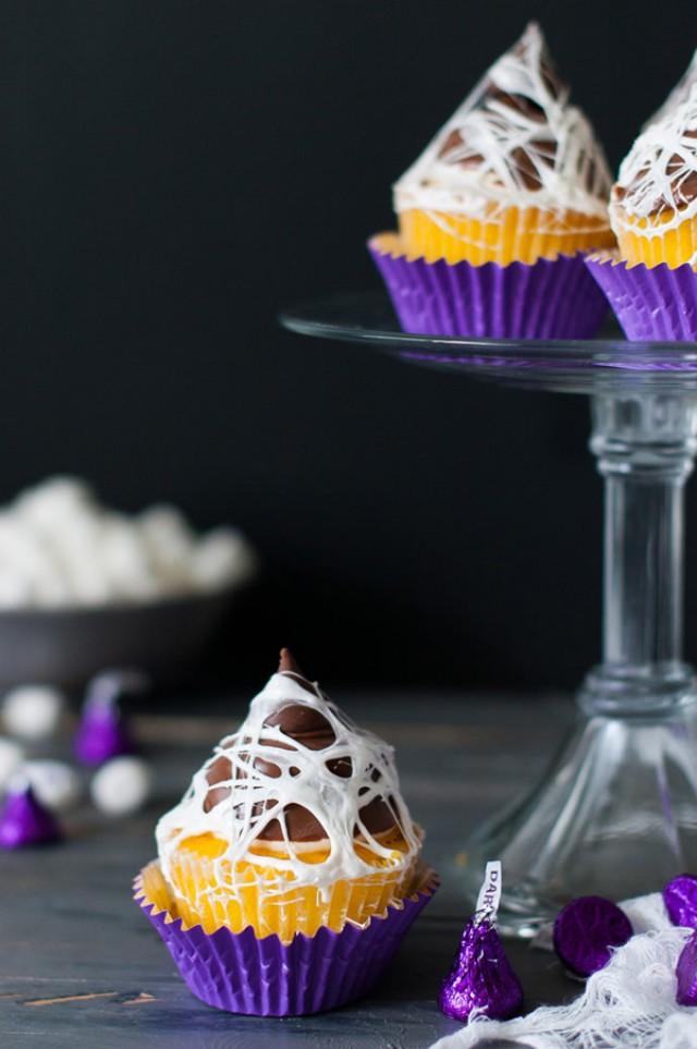 Bring The Trick-Or-Treat Vibe To Your Wedding Cake With Halloween Themed Toppers
