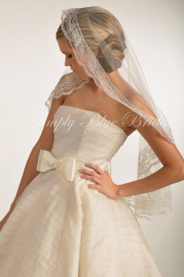 IVORY Wedding Veil - Lace Mantilla Veil, Floral Lace Trim - Mantilla Wedding Veil Fingertip Length - READY to SHIP