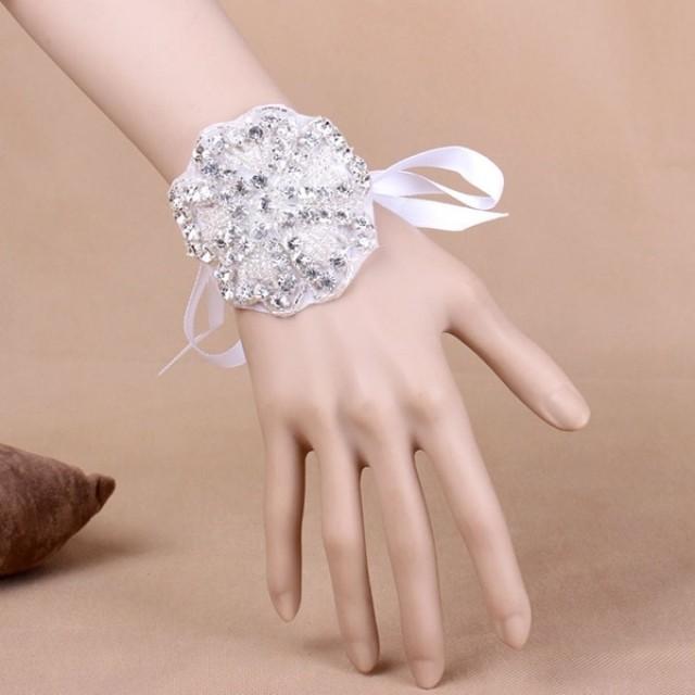 wedding photo - Flower Shaped Hand Bracelet Wrist Band Simple Style