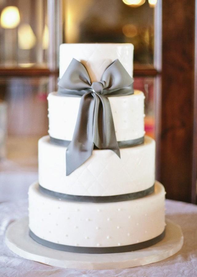 28 Creative And Inspirational Wedding Cakes - MODwedding