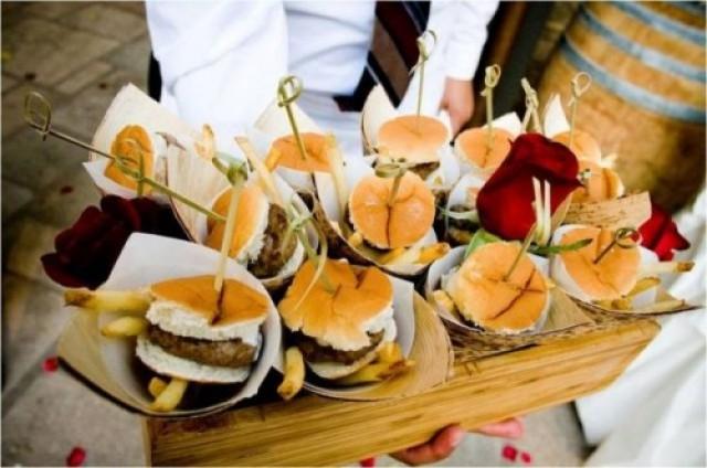 wedding photo - Wedding Burger Ideas for Snacks and How to Display Them