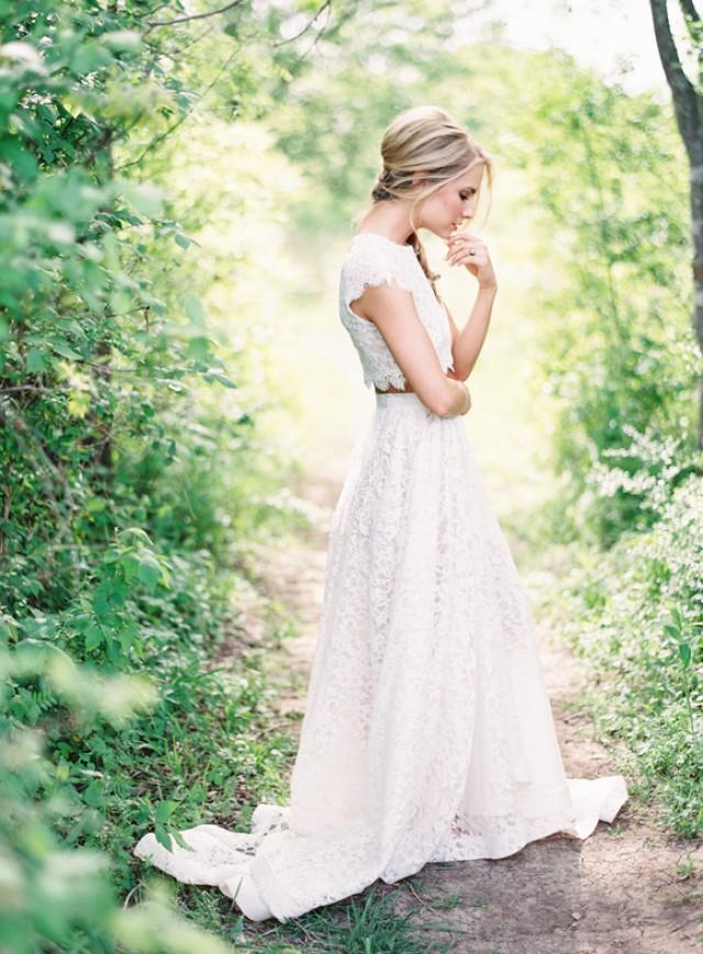 Organic Bridal Style In A Two Piece Gown Wedding Sparrow Best Wedding Blog Wedding Ideas 