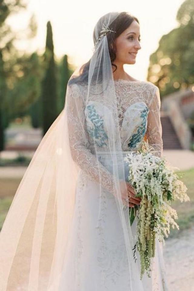 wedding photo - The ways to dress veil up