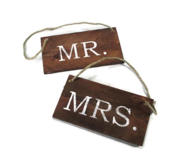 wedding photo - Mr and Mrs Wedding Signs - Rustic Wedding Decor - Wedding Photo Props