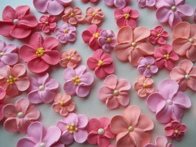 Peach And Pink Royal Icing Flowers -- Cake Decorations ...