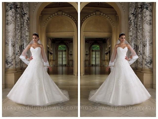 wedding photo - Strapless Lace and Tulle Wedding Gown with Sweetheart Neckline