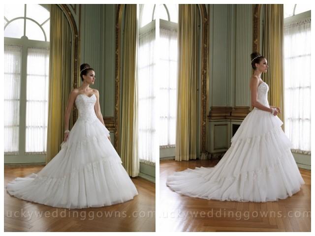 wedding photo - Sweetheart Wedding Dress with Tiered Tulle Skirt