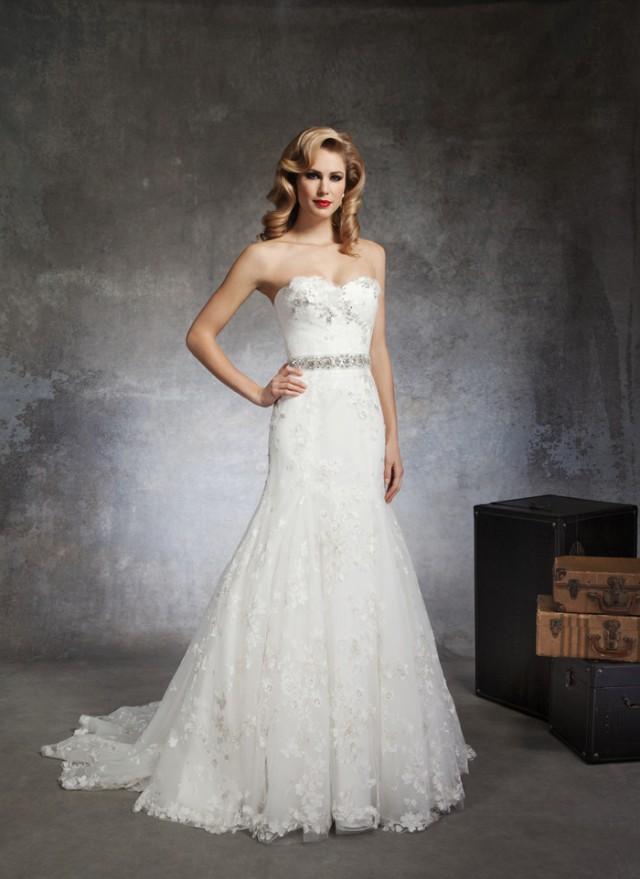 Tulle 3D Flowers Sweetheart Wedding Dress with Beading Waist