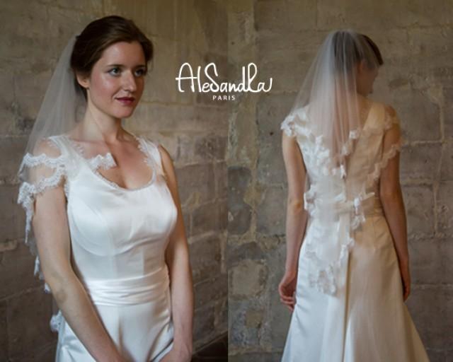 wedding photo - Elbow length veil/ Fingertip lace wedding veil/ Ivory/ pearls comb/ custom made chapel cathedral lace veil/ HANDMADE/ Voile de mariée