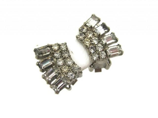 wedding photo - Vintage Rhinestone Clip Earrings