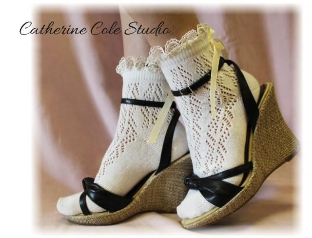wedding photo - lace wedding socks with bows