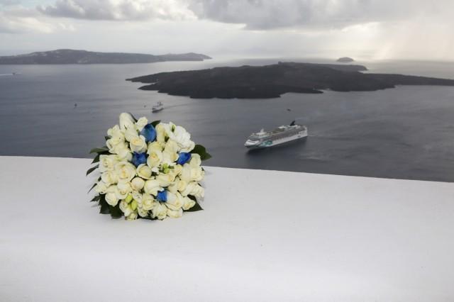 wedding photo - Santorini  bridal bouquet