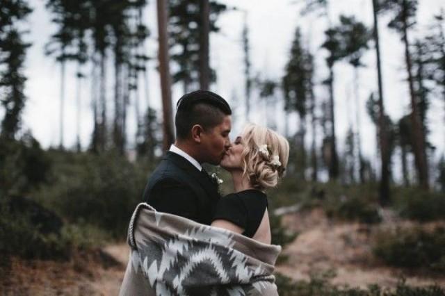 This Black And White Log Cabin Wedding Is Pure Cozy Chic