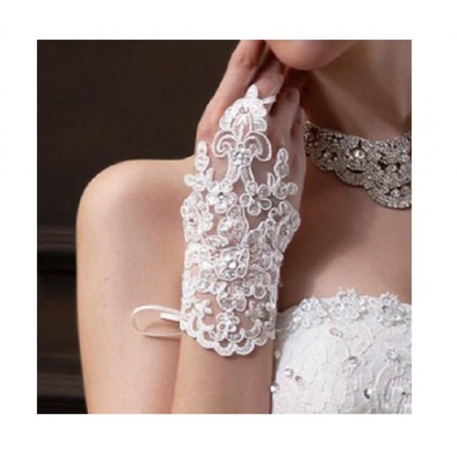 wedding photo - Wedding Gloves, Bridal Gloves, Creamy White Bridal Gloves