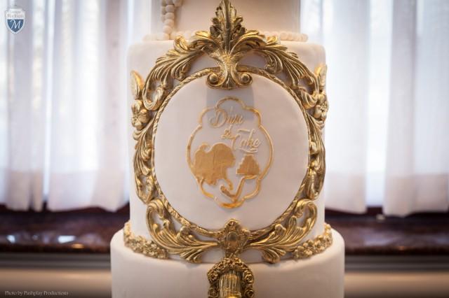 wedding photo - Gold  & white  wedding cake