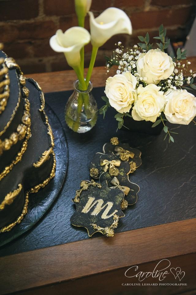 wedding photo - Black and Gold Cake