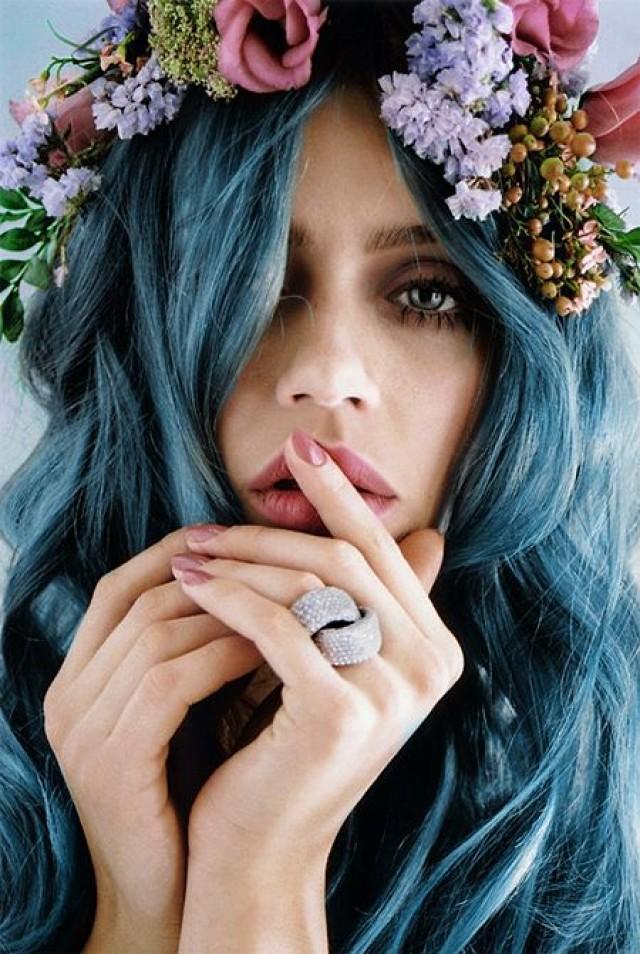 wedding photo - Bold But Wearable Hair Colors To Try This Year