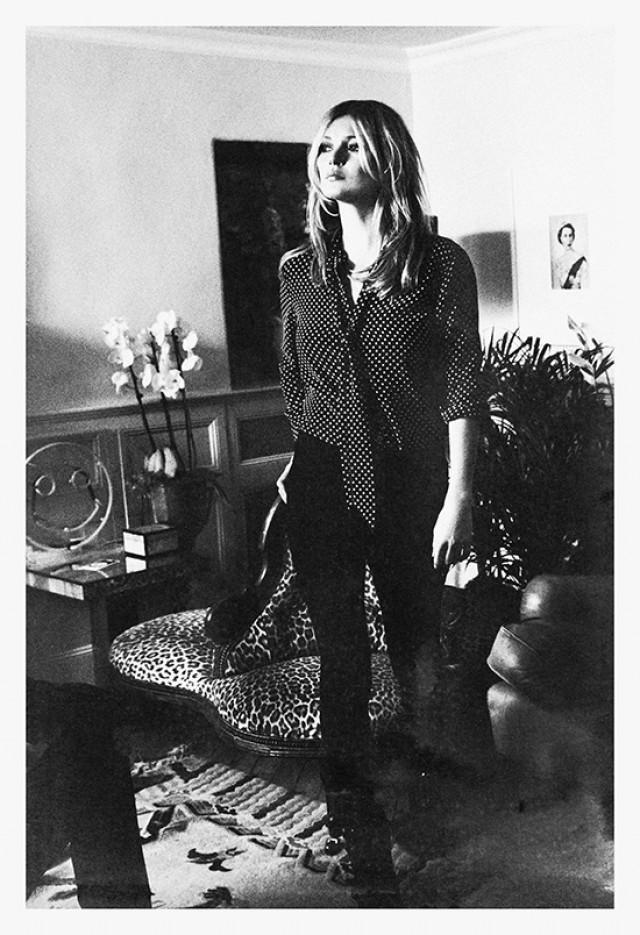 Kate Moss, Skinny Scarves And The British Rock Family With Equipment's