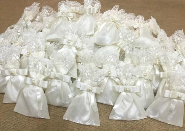 wedding photo - 50 ivory handmade wedding favor bags.