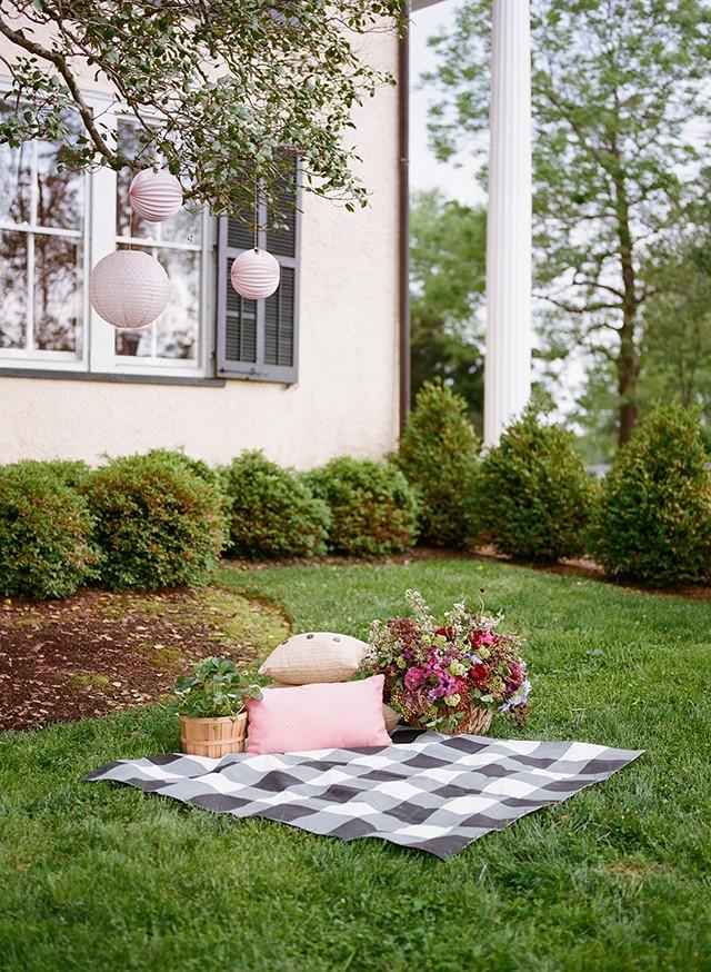 DIY Gingham Picnic Blanket Snippet & Ink Weddbook