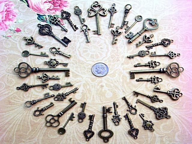 40 Steampunk Skeleton Keys Brass Charms Jewelry Gothic Wedding Beads Supplies Pendant Set Collection Reproduction Vintage Antique Look Craft