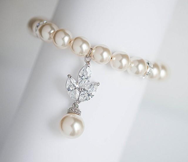 wedding photo - Swarovski pearl w/ Rhinestone Bridal statement wedding Bracelet, Vintage Style Crystal Rhinestone Wedding bracelet